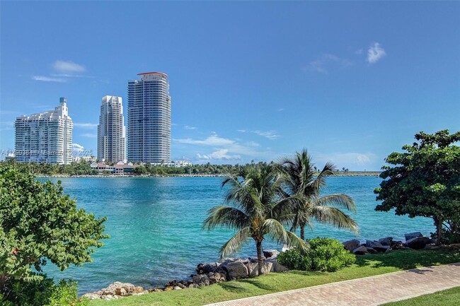 Building Photo - 7154 Fisher Island Dr