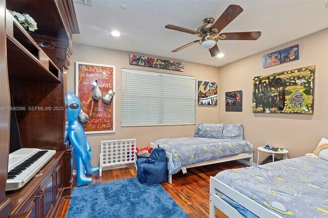 Building Photo - 2330 Dover