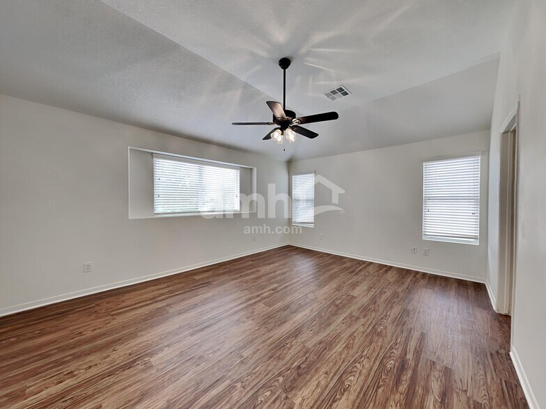 Building Photo - 16823 Accolade Way