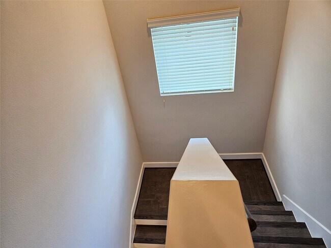 Building Photo - 2621 Hutchins St