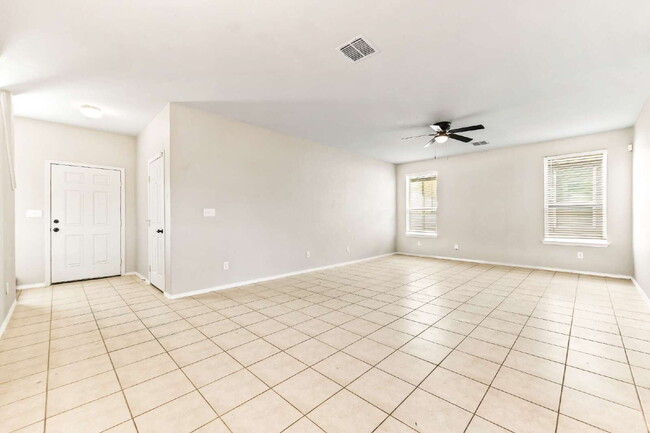 Building Photo - "Spacious 4-Bedroom Retreat with 3 Full Baths in San Antonio – Your Perfect 2029 Sq Ft Sanctuary!"