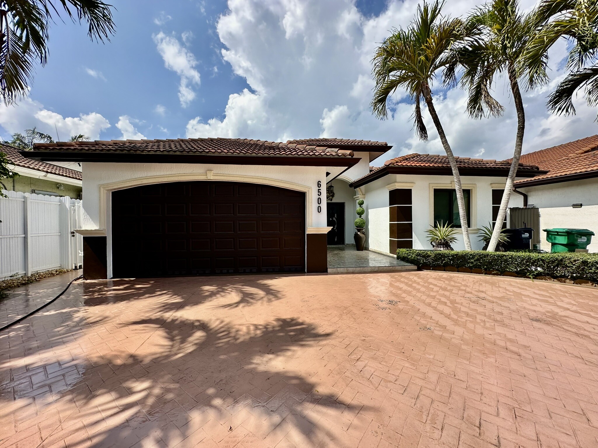 Building Photo - 6500 SW 160th Ct