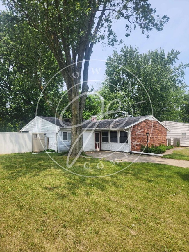 Primary Photo - Charming 3-Bedroom Home in Toledo walking ...