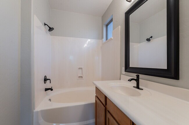 Building Photo - 4133 S Ponderosa Dr