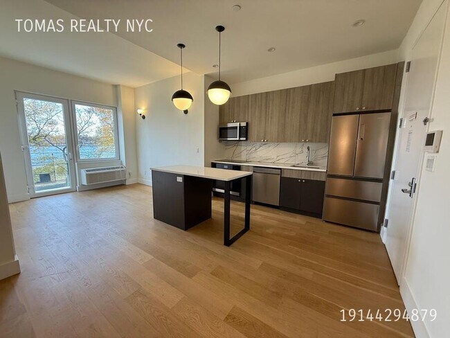 Building Photo - 3103 Sedgwick Ave