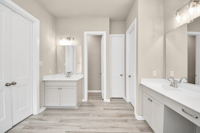 Building Photo - 584 Santa Rosa Hls Dr
