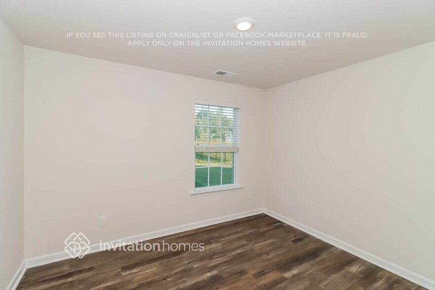 Building Photo - 142 Scarlet Dr