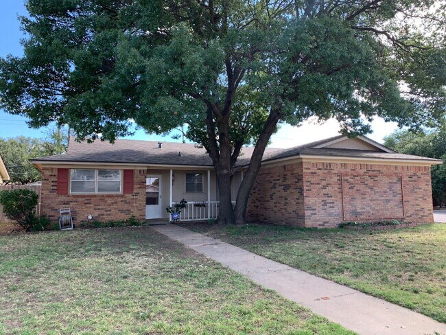 Primary Photo - 4619 61st St