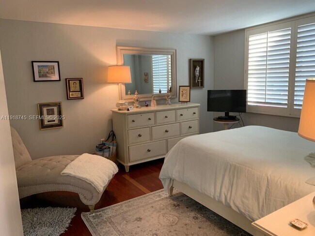 Building Photo - 625 Biltmore Way