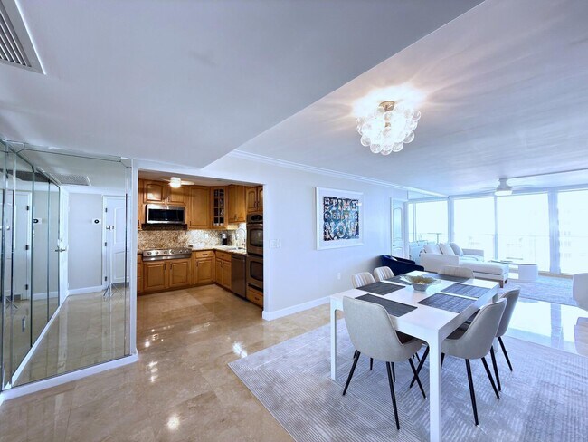 Building Photo - 3546 S Ocean Blvd