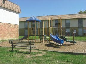 Building Photo - Oak Meadow Villa