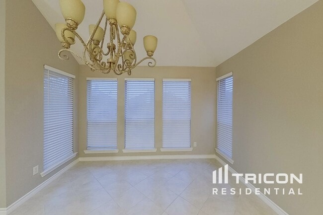 Building Photo - 1312 Pierron Dr