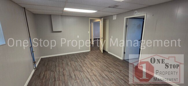Building Photo - 8408 E 93rd Terrace