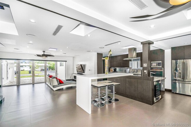 Building Photo - 2612 Key Largo Ln