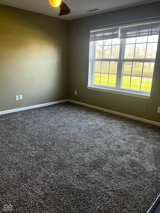 Building Photo - 9014 Mercer Dr