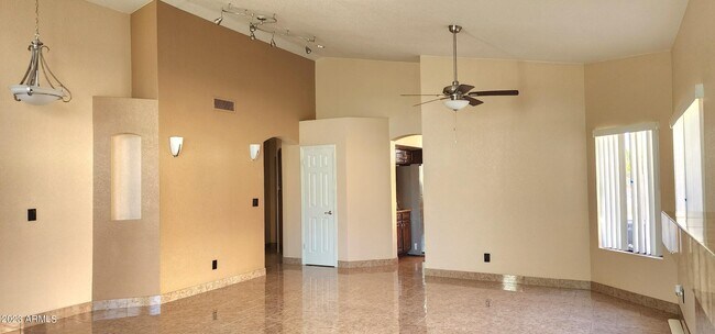 Building Photo - 11041 W Crimson Ln