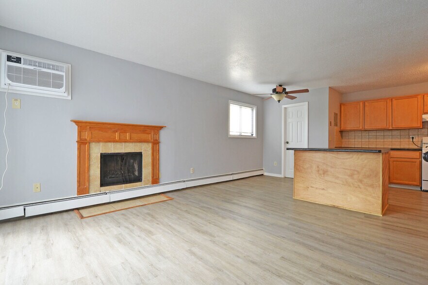 Building Photo - 7306 72nd Ln N