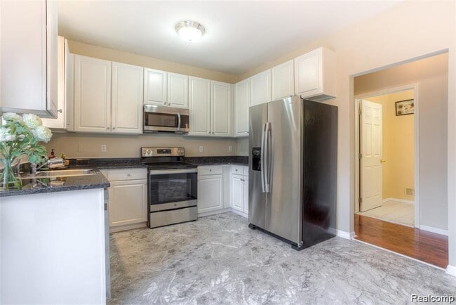 Building Photo - 38476 Lynwood Ct