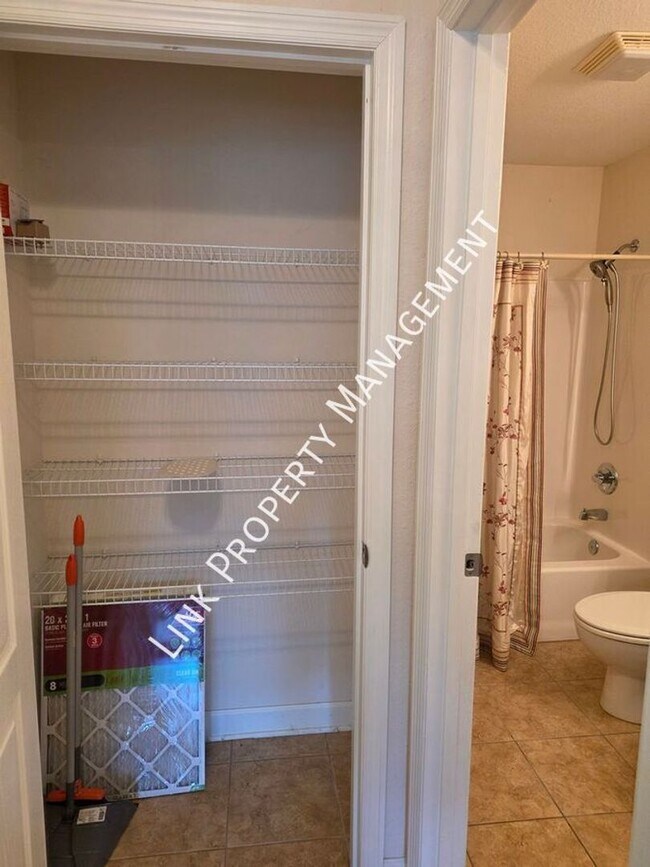 Building Photo - Beautiful 2 bedroom 2 full bath Condo near Missionary Ridge with garage, washer and dryer and gas...