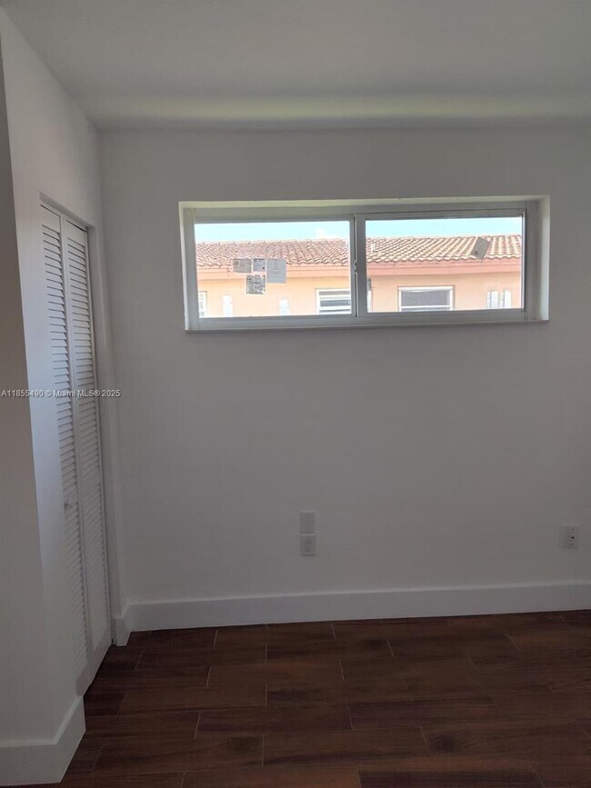 Building Photo - 655 Eldron Dr