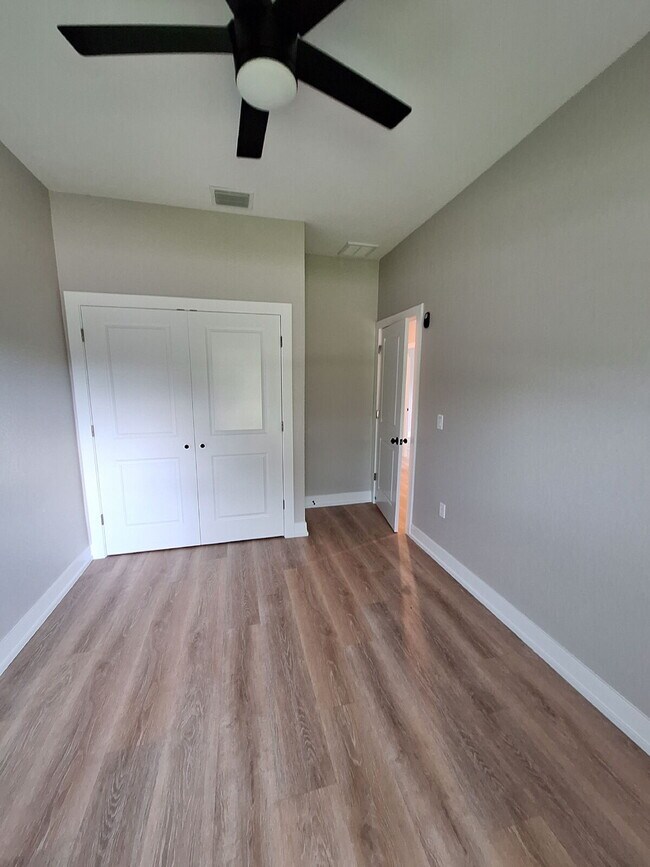 Building Photo - Available with ZERO DEPOSIT MOVE-IN!