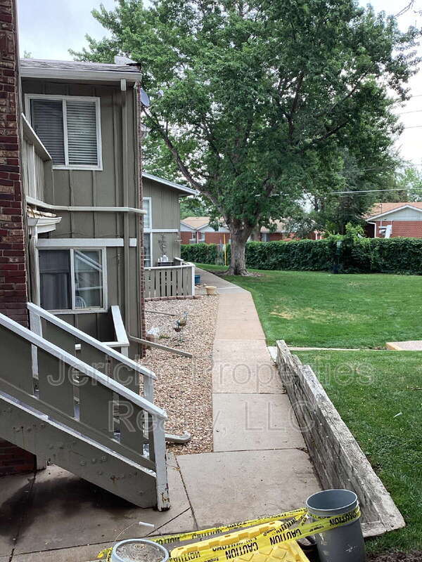 Building Photo - 857 S Van Gordon Ct