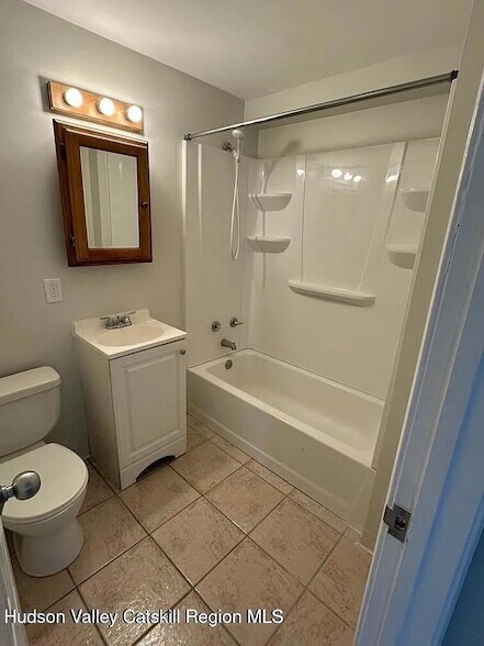 Building Photo - 143 Vedder Rd