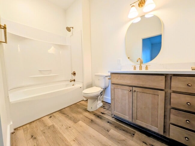 Building Photo - 5900 Fort Ave