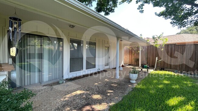 Building Photo - 2212 Canyon Valley Trail