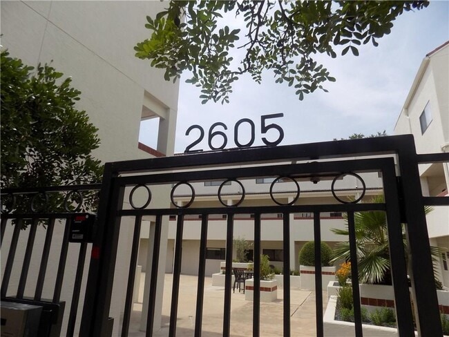 Building Photo - 2605 Enfield Rd