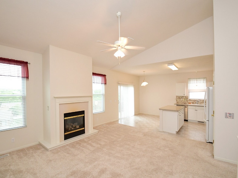 Building Photo - 5018 S 194th Ave