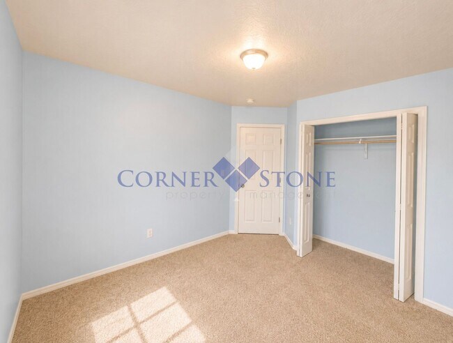 Building Photo - Bright & Open 3-Bedroom Home with 3-Car Garage & Fully Fenced Backyard