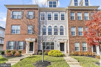 Building Photo - 3030 Mia Ln