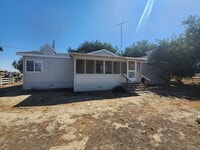 Building Photo - Well-Maintained 3BR/2BA