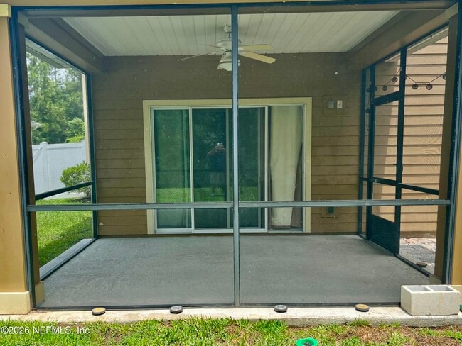 Building Photo - 16057 Bainebridge Dr
