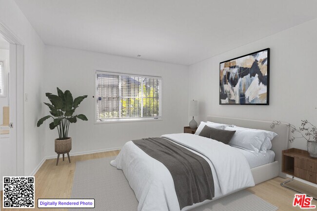 Building Photo - 2332 Hillhurst Ave