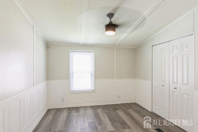 Building Photo - 21 Forest Dr