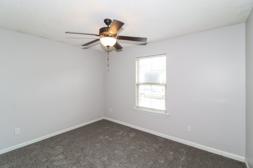 Building Photo - 9450 Darren Cir S