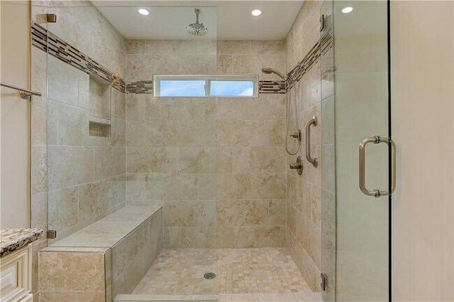 Building Photo - 60 Heartwood Dr NE