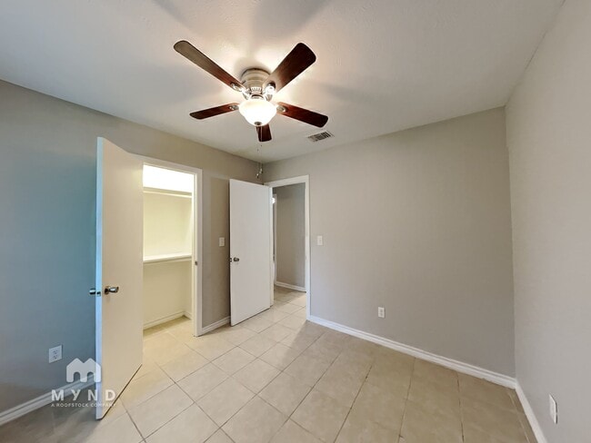 Building Photo - 4 Sherry Ridge