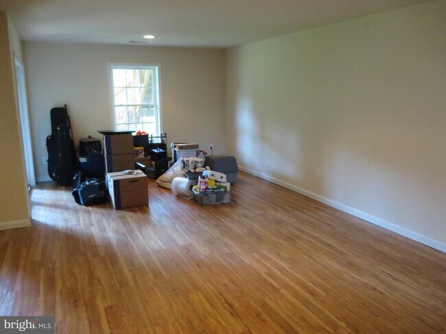 Building Photo - 1503 Shields Terrace NE