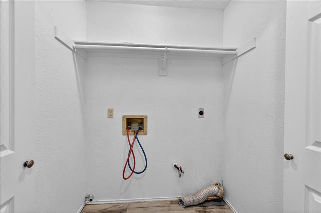 Building Photo - 505 Picketts Dr