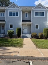 Building Photo - 76 Oak Ridge Dr