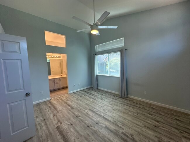 Building Photo - 9428 Plainoak Way
