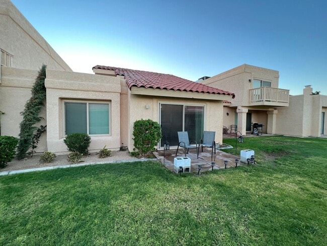 Building Photo - 10367 S Del Rey Dr