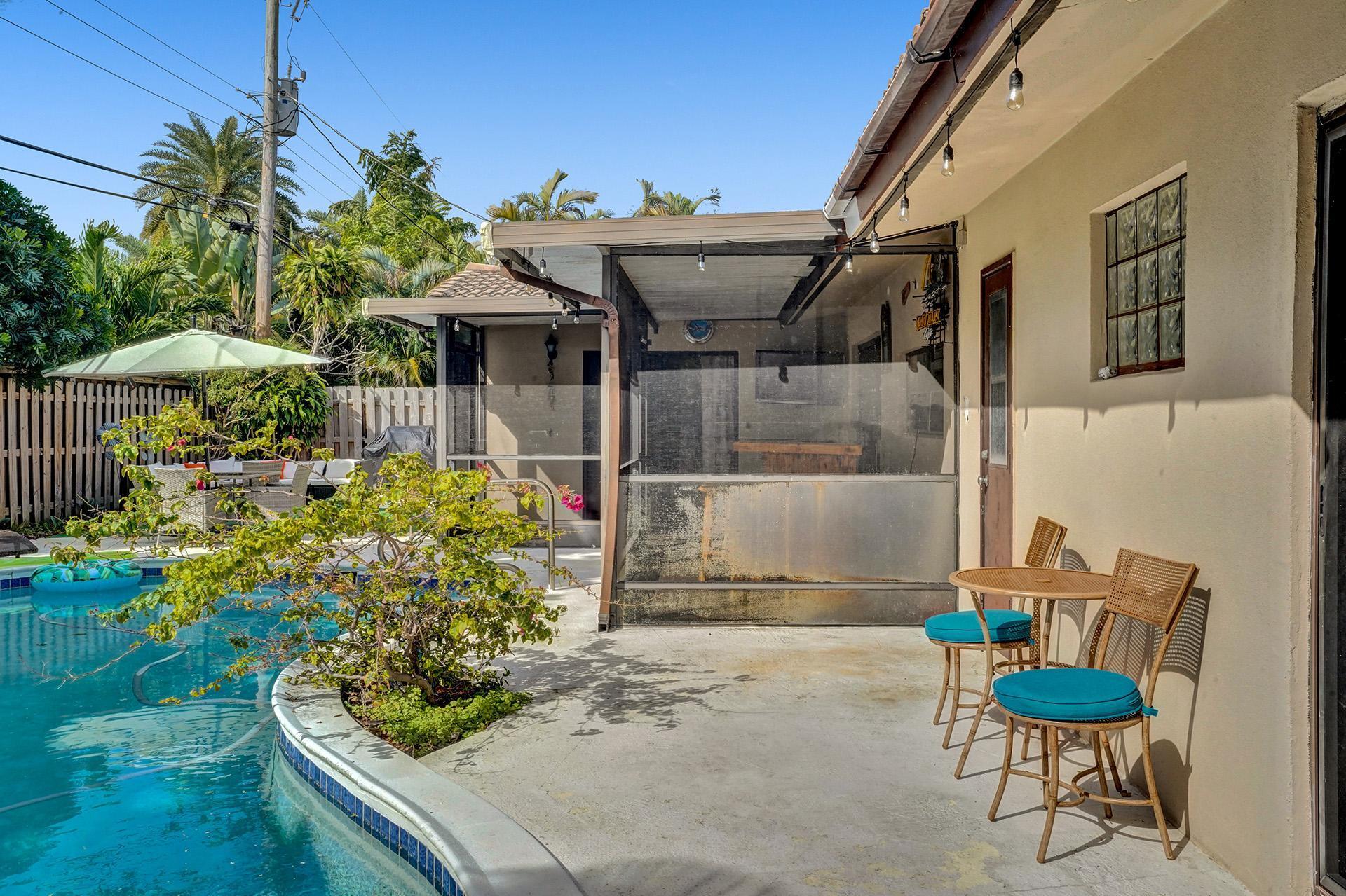 Building Photo - 2620 NE 19th St