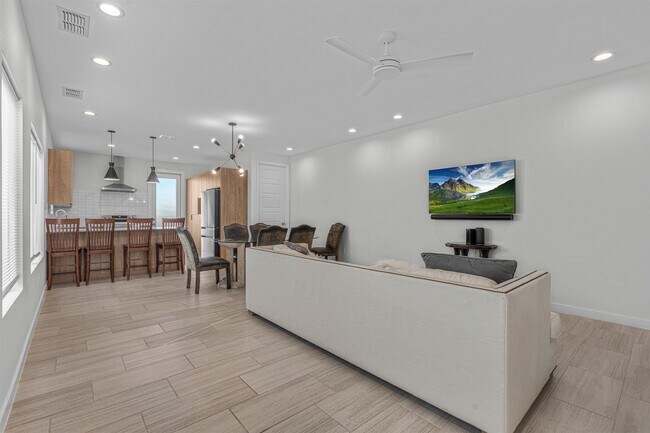 Building Photo - 409 Deer Path Lp