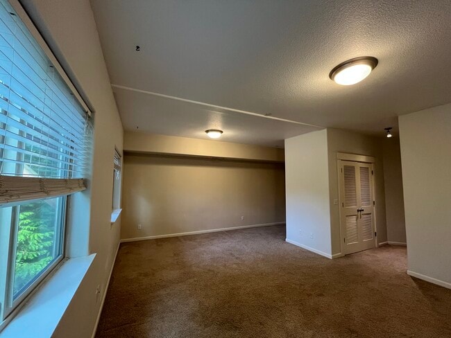 Building Photo - 4420 S Slavin Rd