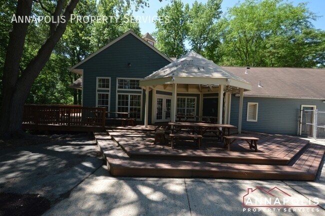 Building Photo - 962 Yachtsman Way