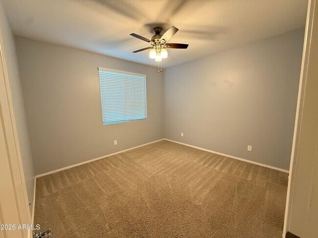 Building Photo - 943 W Danish Red Trail